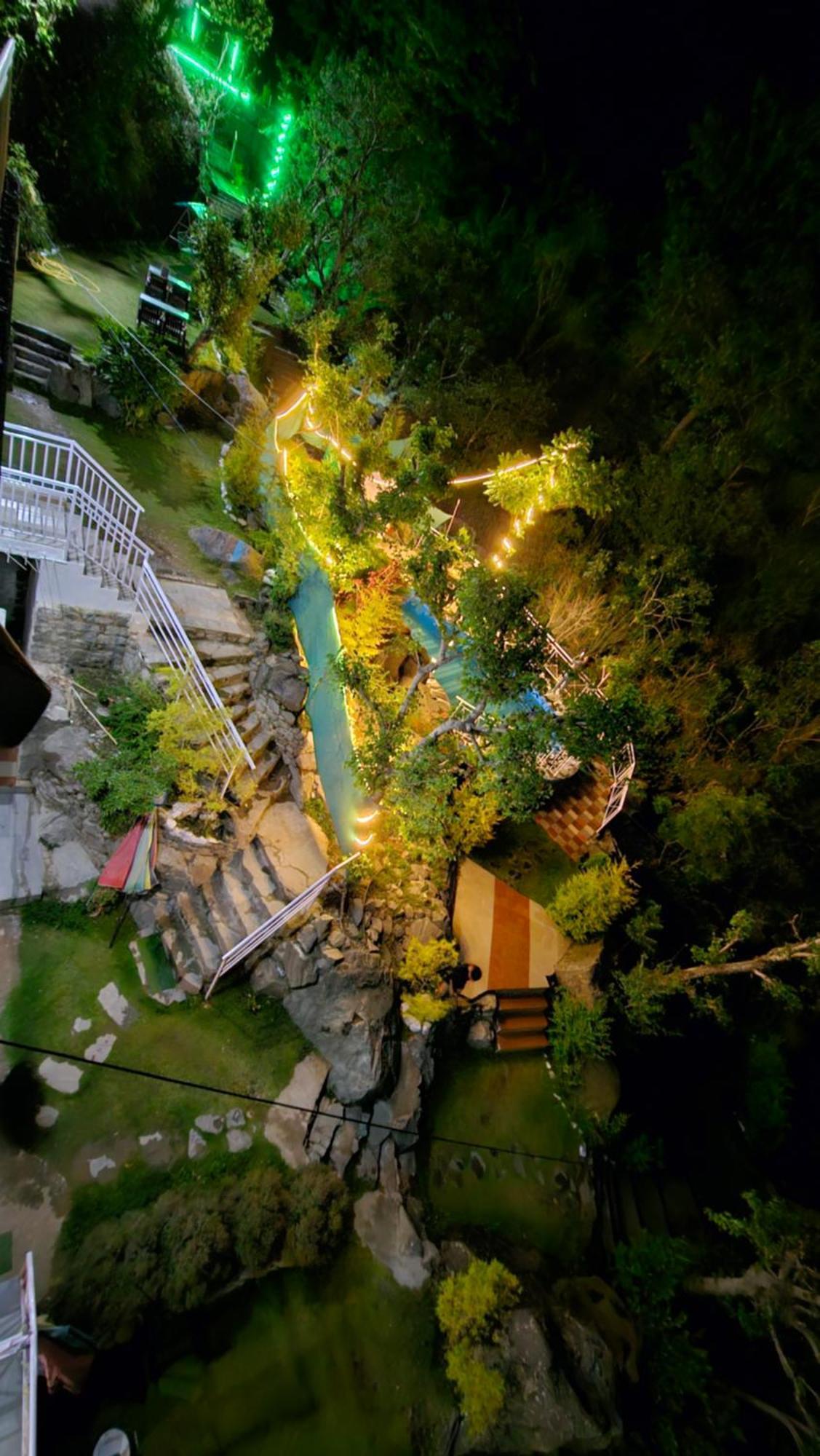 On The Rocks Hotel Kasauli Exterior photo